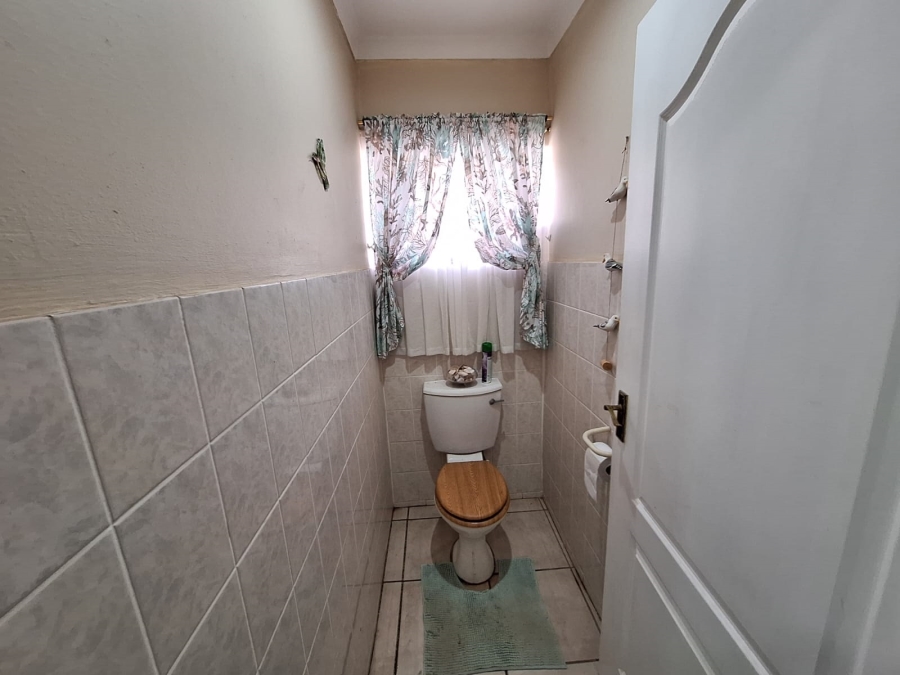 4 Bedroom Property for Sale in Aston Bay Eastern Cape